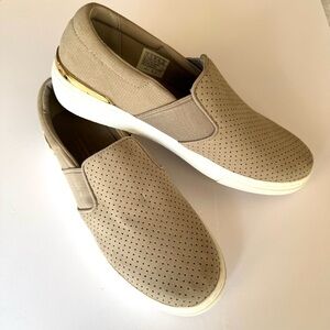 Concepts 3 by Sketchers Taking Control Ladies Slip-On Sneaker